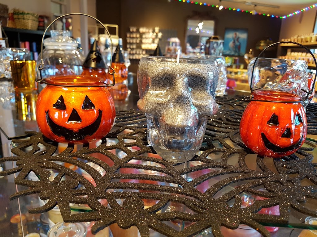 The Glass Candle | 1272 Colborne St E, Brantford, ON N3R 0C3, Canada | Phone: (519) 774-0296