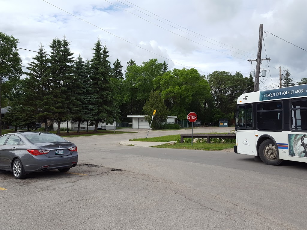 Rossmere Golf & Country Club | 925 Watt St, Winnipeg, MB R2K 2T4, Canada | Phone: (204) 988-1530