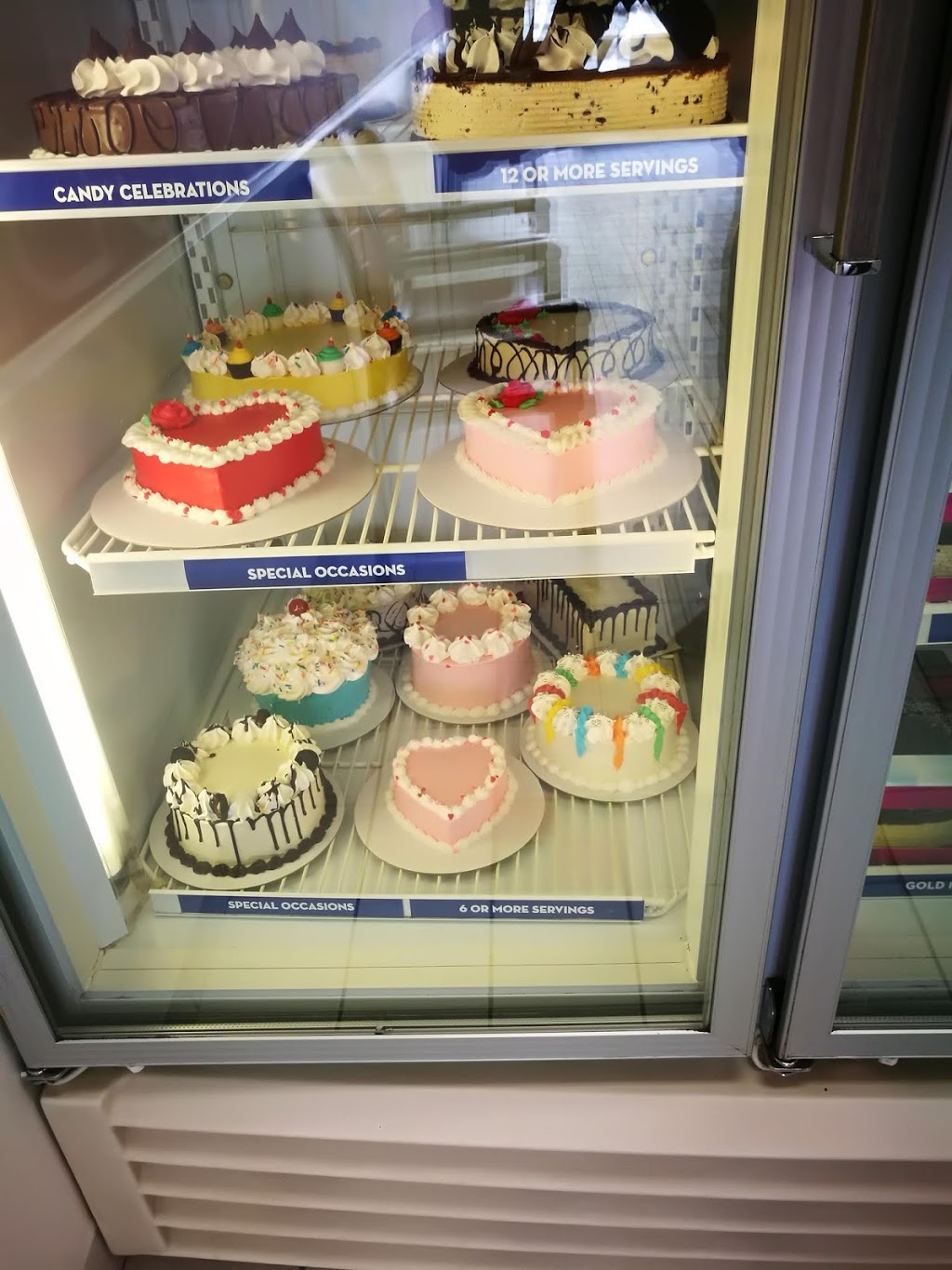 Baskin Robbins | 1077 N Service Rd, Mississauga, ON L4Y 1A6, Canada | Phone: (905) 277-4261