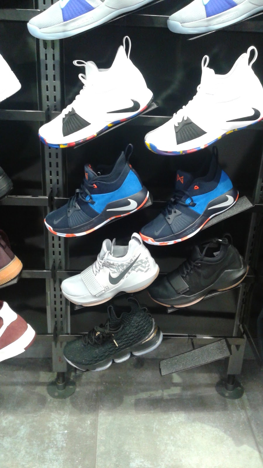 Foot Locker | 3625 Shaganappi Trail Northwest C-007c, Calgary, AB T3A 0E2, Canada | Phone: (403) 247-3321
