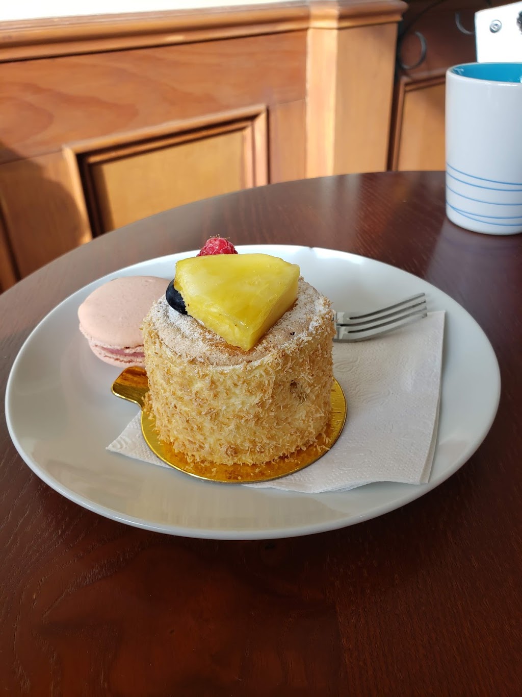Patisserie 27 | 401 Jane St, Toronto, ON M6S 2E2, Canada | Phone: (416) 762-2103