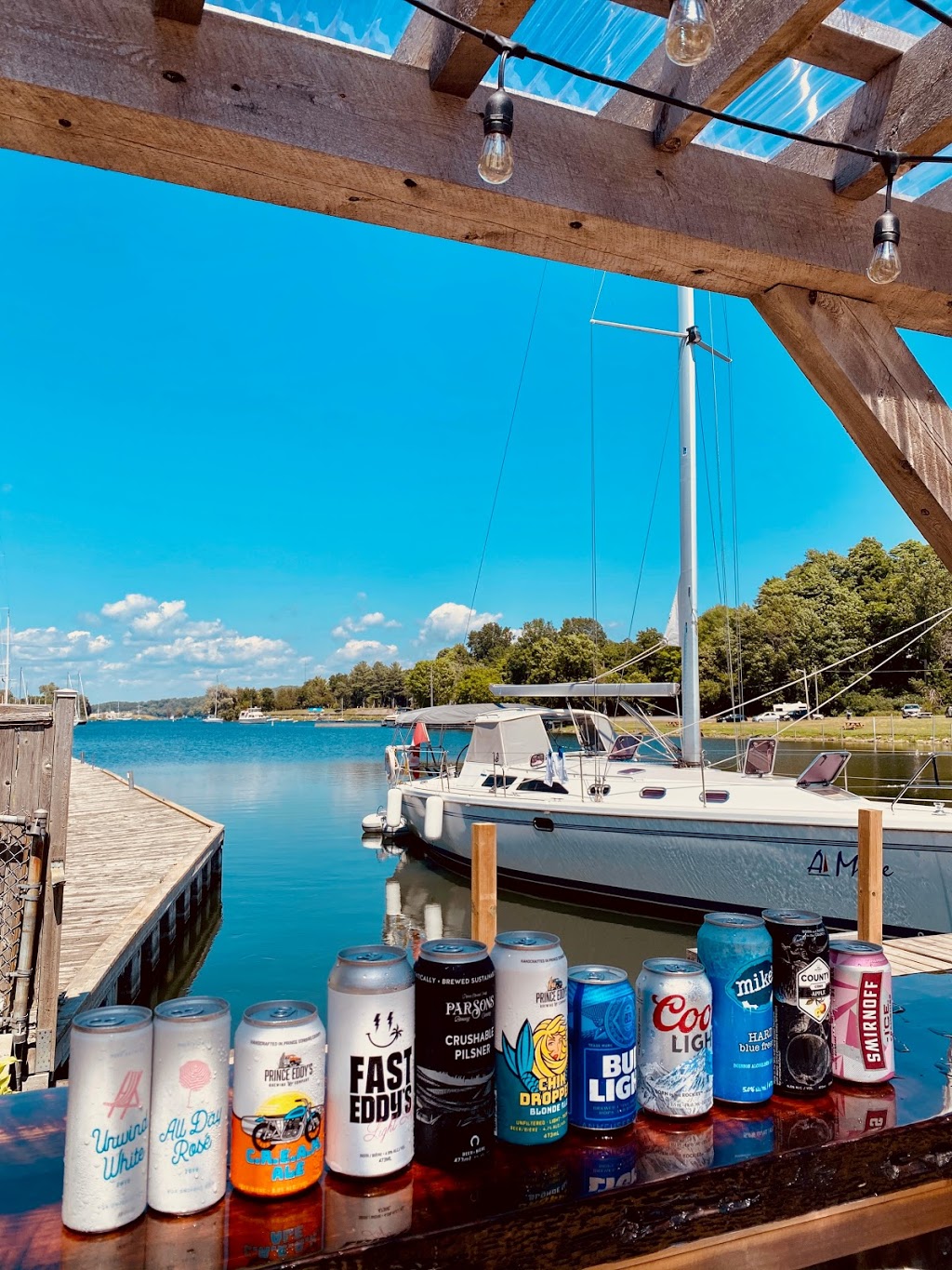 The Lighthouse Restaurant | 33 Bridge St, Picton, ON K0K 2T0, Canada | Phone: (613) 476-2186