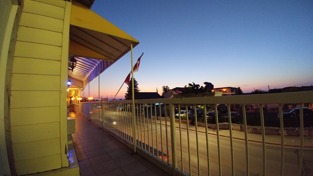 Villa Nova Motel Resort | 45 Mosley St, Wasaga Beach, ON L9Z 2K3, Canada | Phone: (705) 429-2701