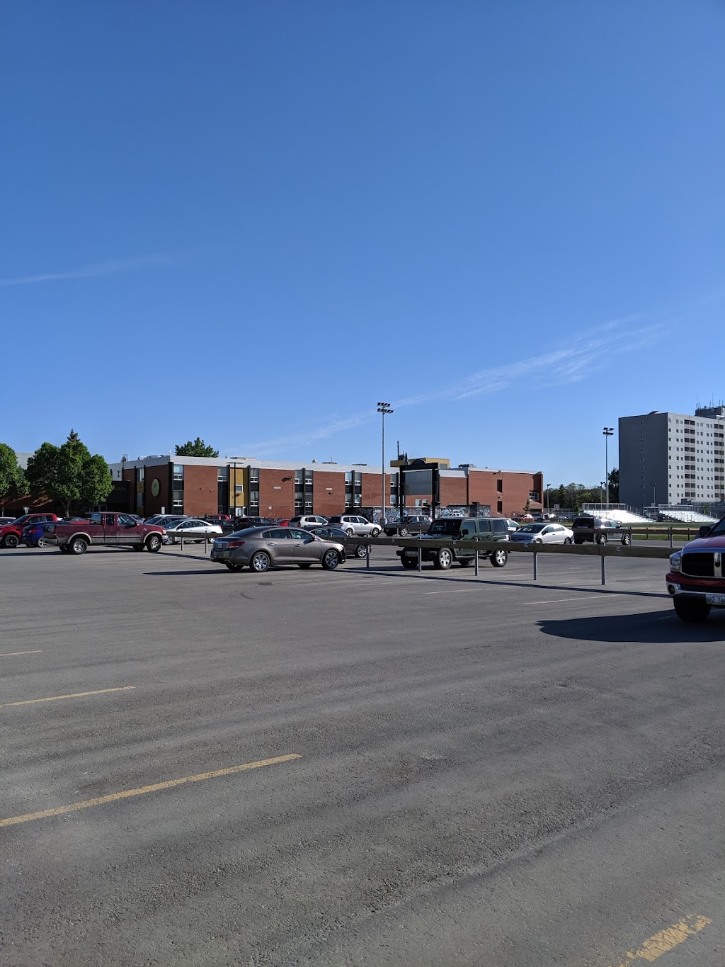 Dakota Collegiate | 661 Dakota St, Winnipeg, MB R2M 3K3, Canada | Phone: (204) 256-4366