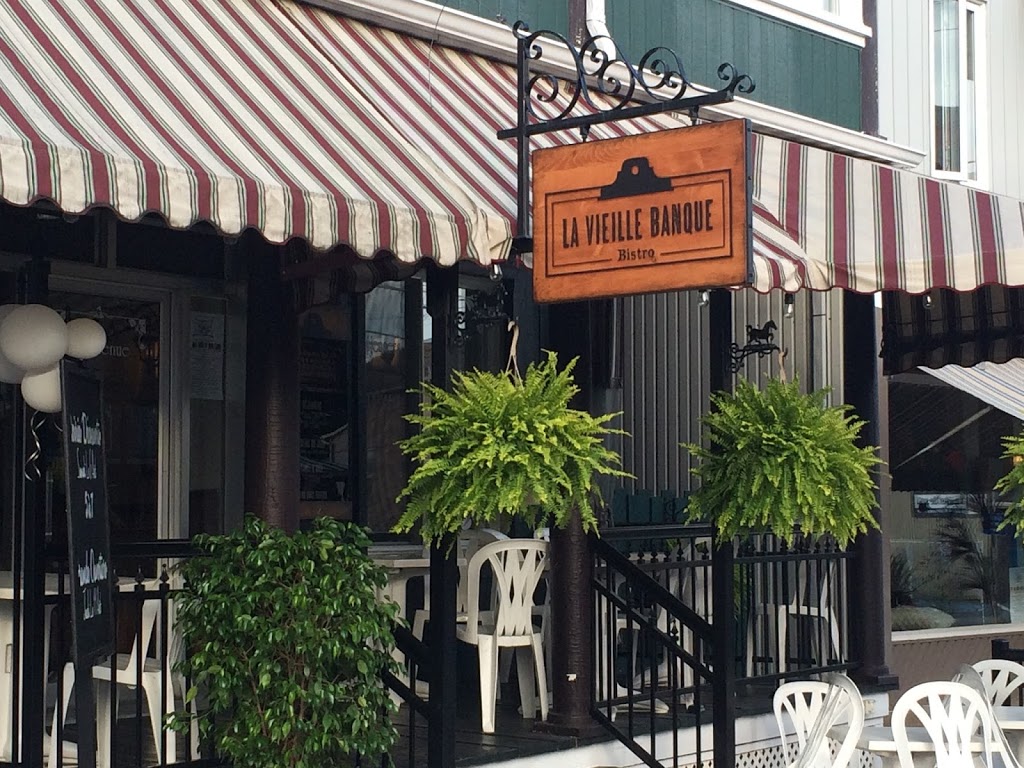 Bistro La Vieille Banque | 441 Rue Notre Dame, Saint-Tite, QC G0X 3H0, Canada | Phone: (418) 365-4191