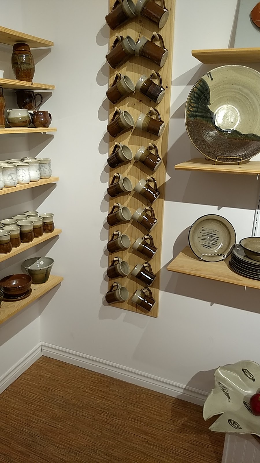 Petras Pottery | 647 Skyline Dr, Katrine, ON P0A 1L0, Canada | Phone: (705) 380-0345