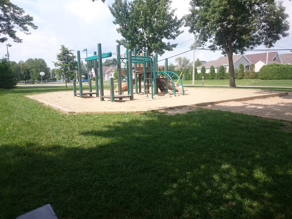 Parc Clair de Lune 333 6e Av, SainteMarthesurleLac, QC J0N 1P0, Canada