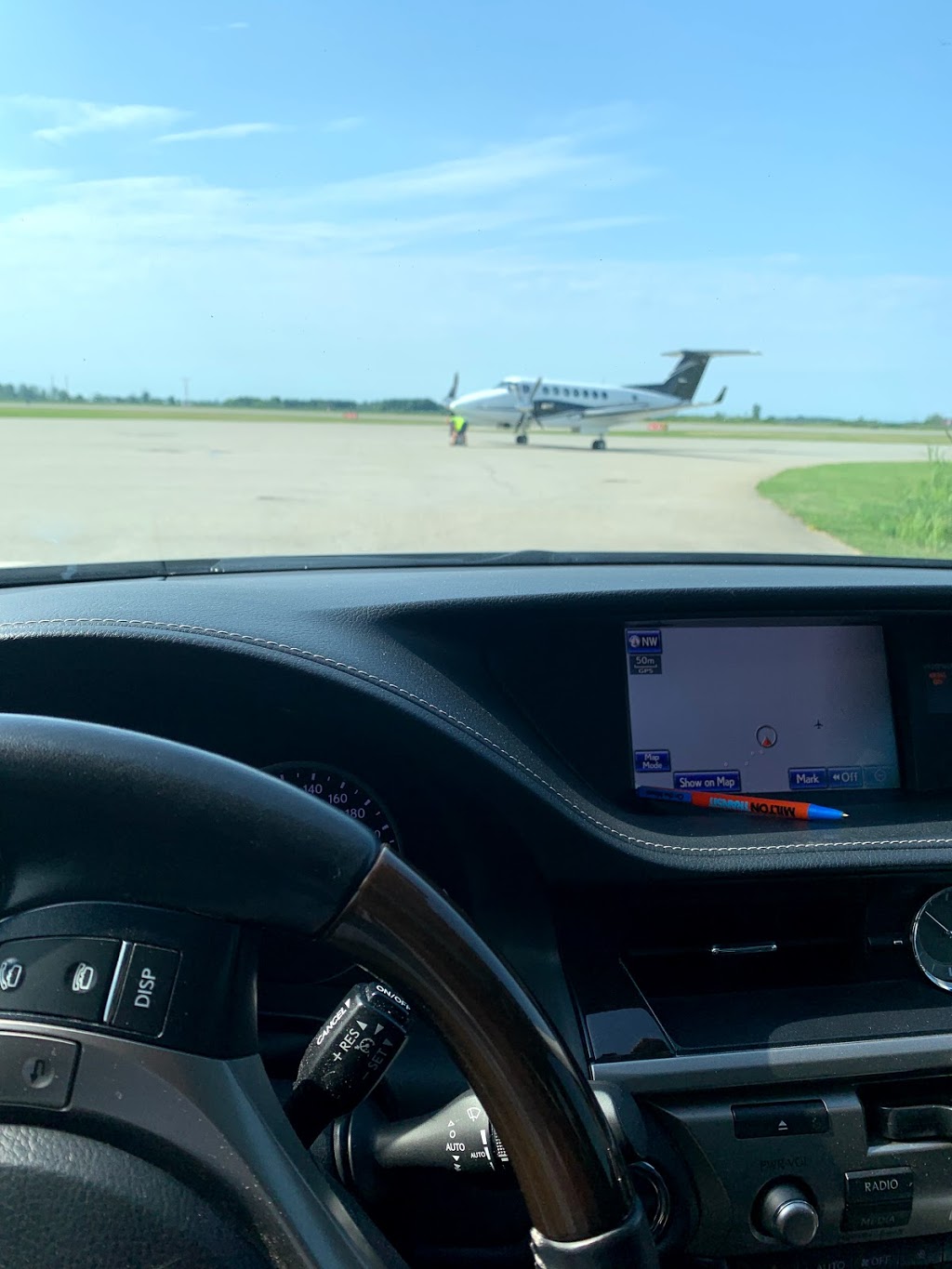 TORONTO Pearson A1limo | 26 Oakrun St, Stoney Creek, ON L8E 6E7, Canada | Phone: (647) 386-3868