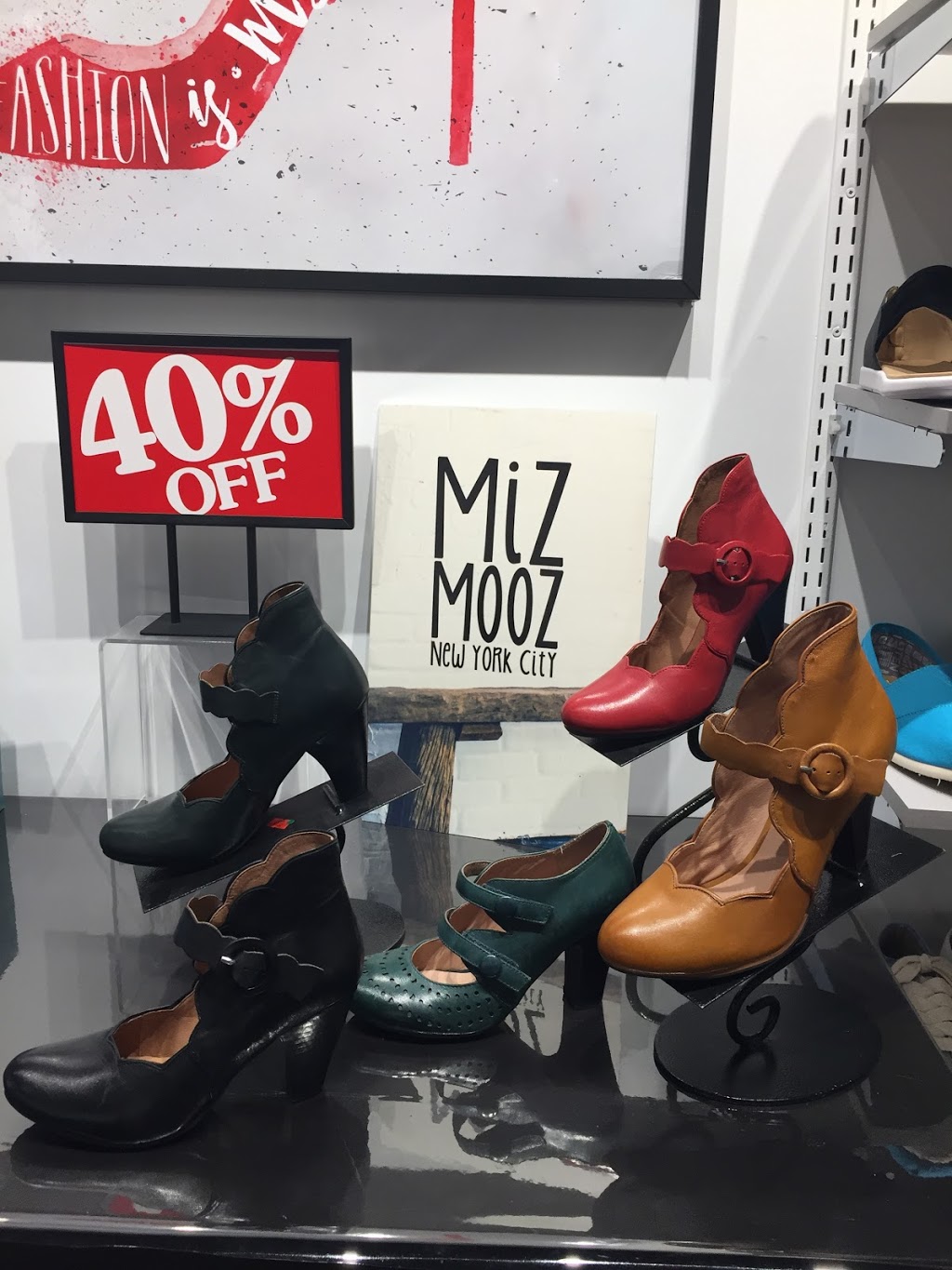 Step In Shoes | #250 1 Londonderry Mall, Edmonton, AB T5C 3C8, Canada | Phone: (780) 705-4929