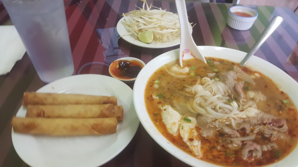 Vietnam International Restaurant | 3716 61 Ave SE, Calgary, AB T2C 1Z4, Canada | Phone: (403) 236-0078