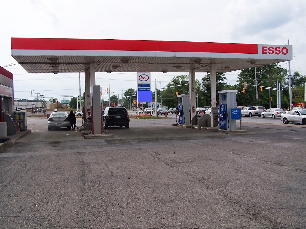 Esso | 8214 Lundys Ln, Niagara Falls, ON L2H 1H1, Canada | Phone: (905) 357-5221