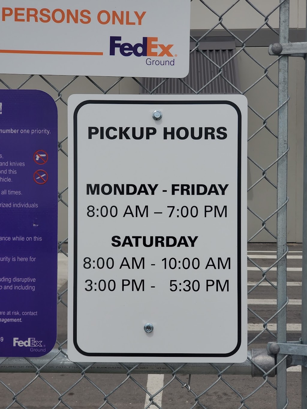 FedEx Ground Terminal | 365 Black Diamond Blvd, Winnipeg, MB R2J 4M4, Canada | Phone: (800) 463-3339