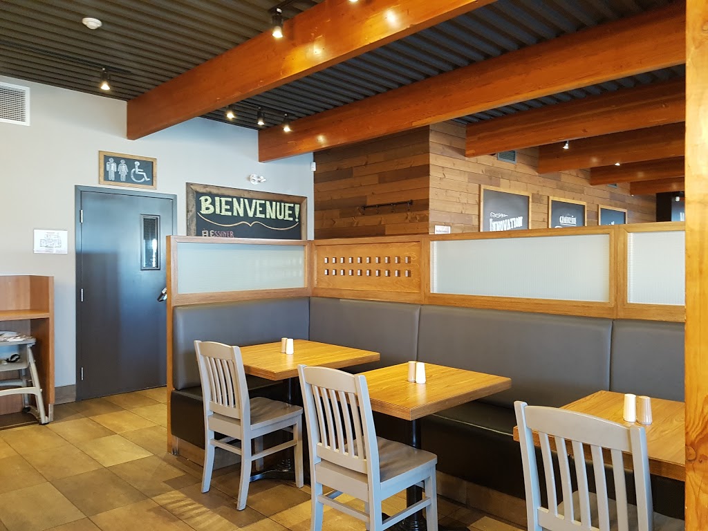 St-Hubert Express | 205 Chemin des Poirier, Montmagny, QC G5V 3X7, Canada | Phone: (418) 241-2104