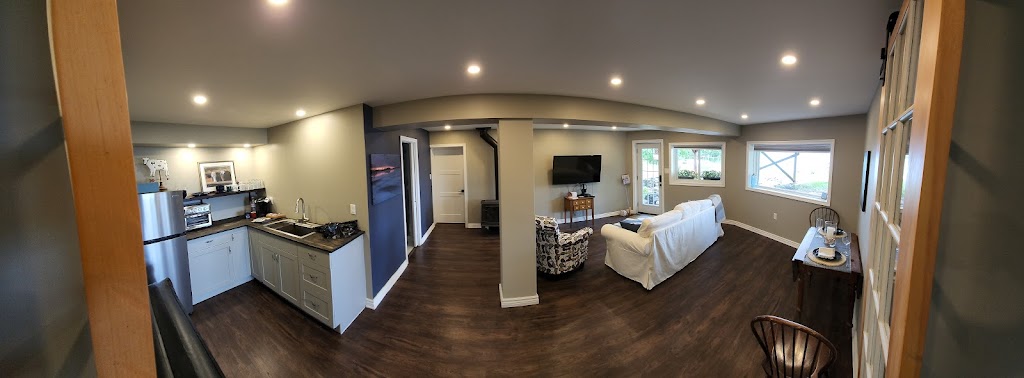 Moonglade Inn | 10922 Loyalist Pkwy, Deseronto, ON K0K 1X0, Canada | Phone: (613) 885-3150
