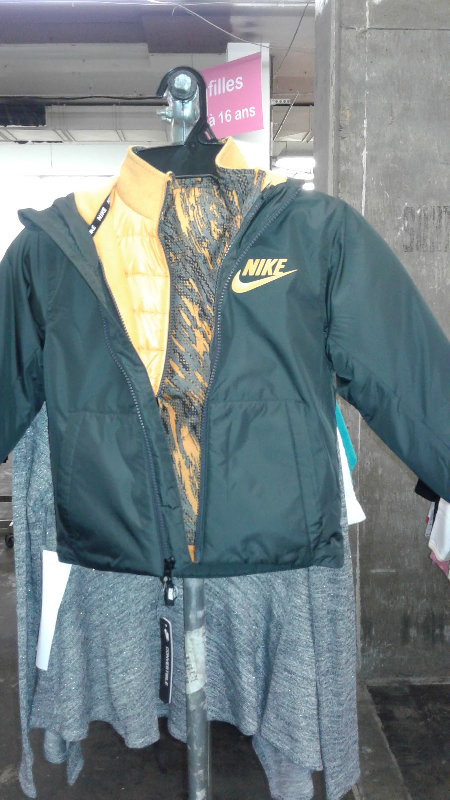 Creations Claire Bell Inc | 8955 Boul St-Laurent, Montréal, QC H2N 1M5, Canada | Phone: (514) 270-1477