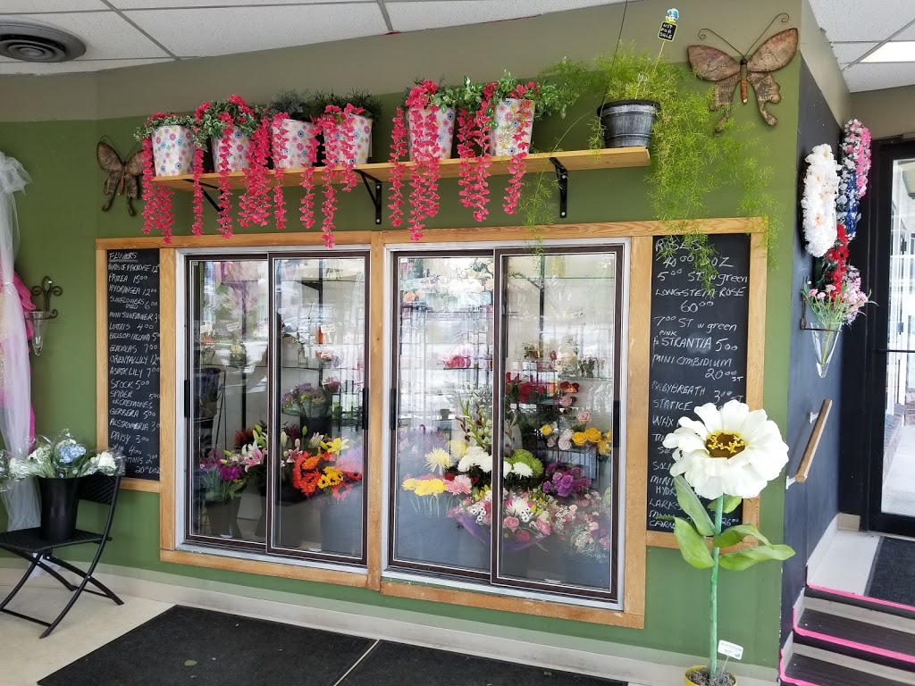 Lakewood Florist & Gifts Ltd | 310 St Annes Rd, Winnipeg, MB R2M 4Z5, Canada | Phone: (204) 255-1722