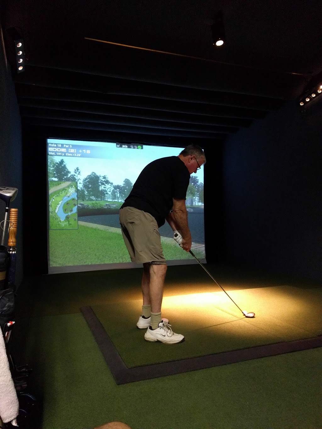 Oakville Indoor Golf Centre | 461 North Service Rd W B20-B21, Oakville, ON L6M 2V5, Canada | Phone: (905) 469-3535