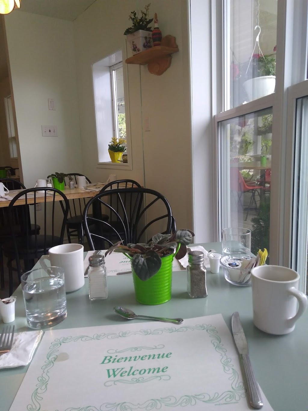 Chez Matante | 1776 Chem. Tremblay, Sainte-Edwidge, QC J0B 2R0, Canada | Phone: (819) 849-0505