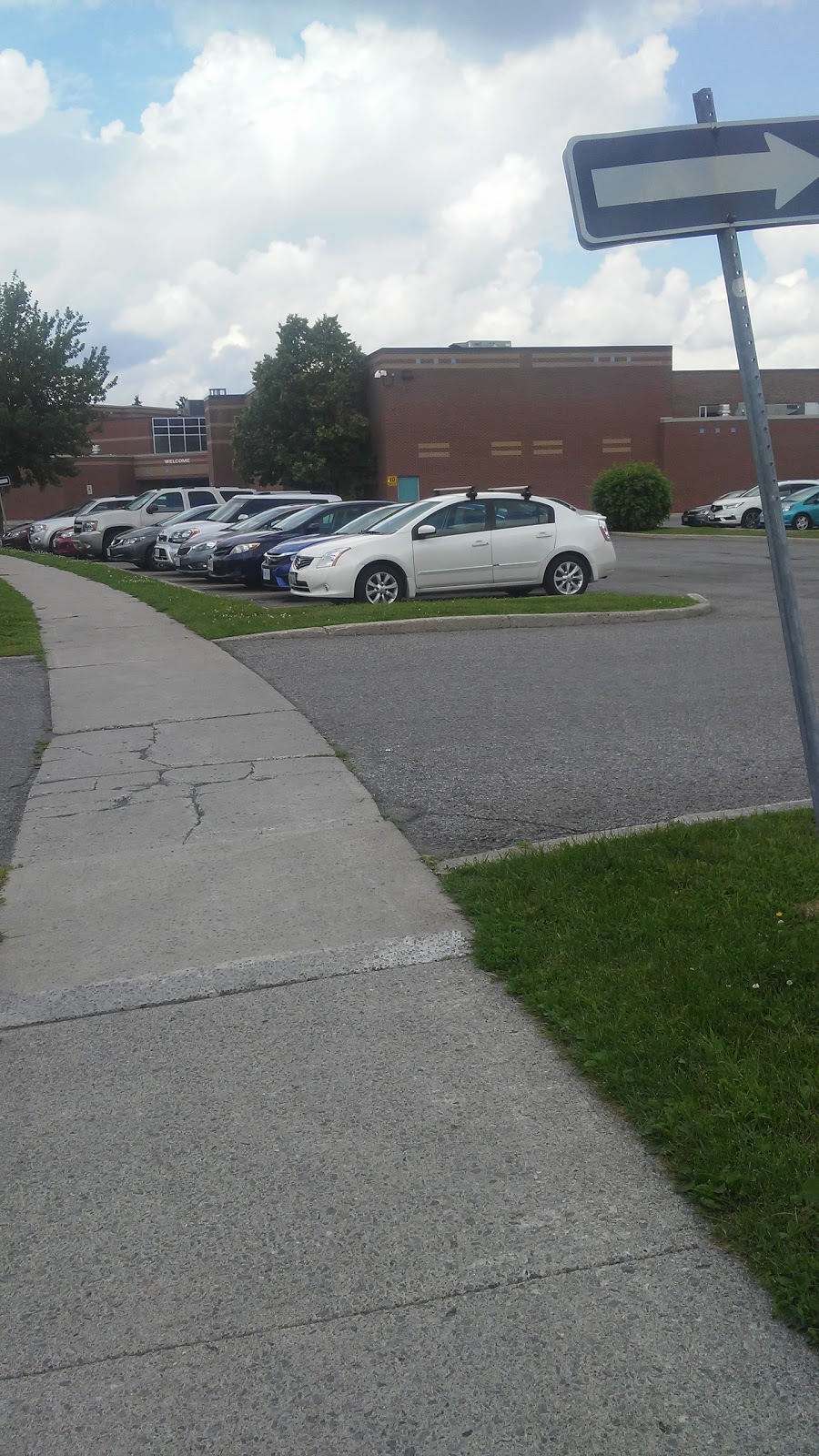 Lester B. Pearson High School | 2072 Jasmine Crescent, Gloucester, ON K1J 8M5, Canada | Phone: (613) 741-4525
