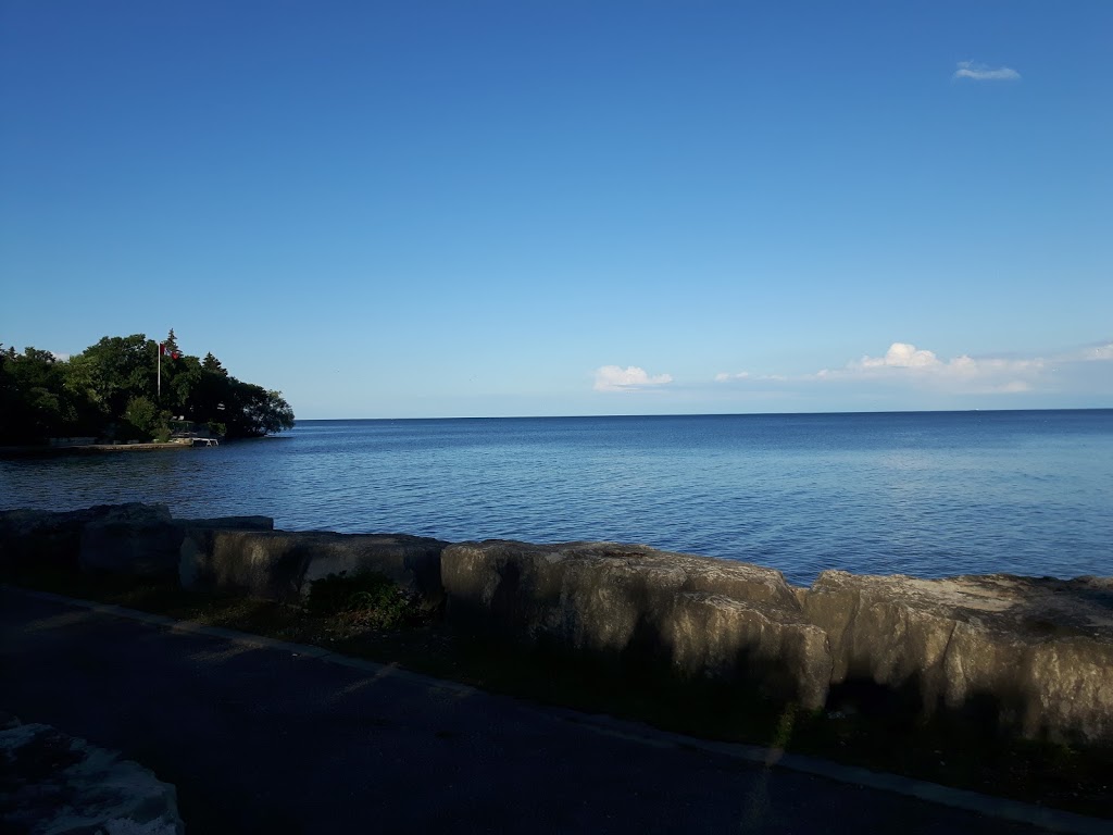 Sioux Lookout Park | 3200 Lakeshore Rd, Burlington, ON L7N 1A4, Canada | Phone: (905) 335-7736