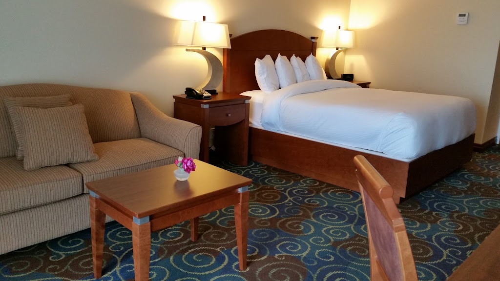 Inn at the Harbour | 255 Harbour St, Kincardine, ON N2Z 2X9, Canada | Phone: (519) 396-3311
