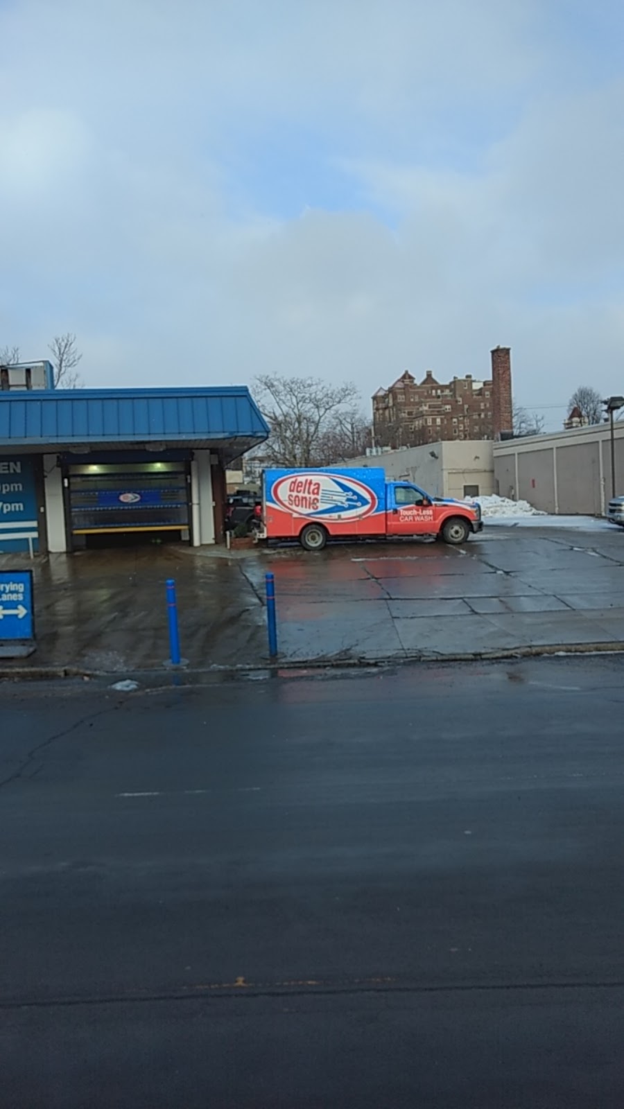Delta Sonic Car Wash | 1264 Main St, Buffalo, NY 14209, USA | Phone: (716) 882-2941
