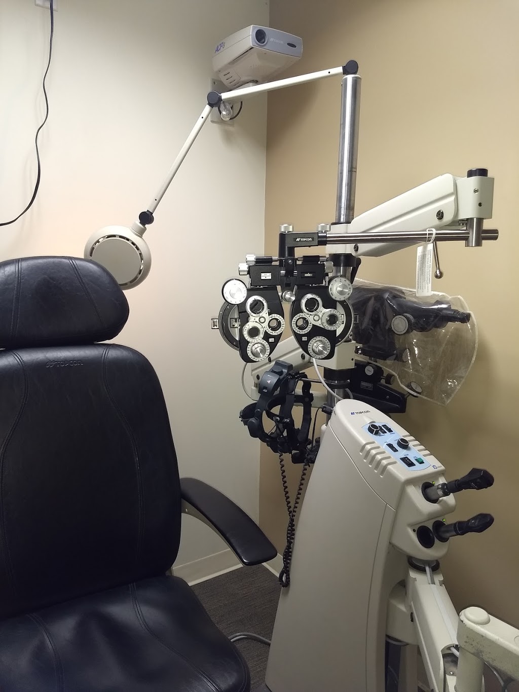 Gilmore & Juricic Optometry | 3100 Howard Ave, Windsor, ON N8X 3Y8, Canada | Phone: (519) 250-0808