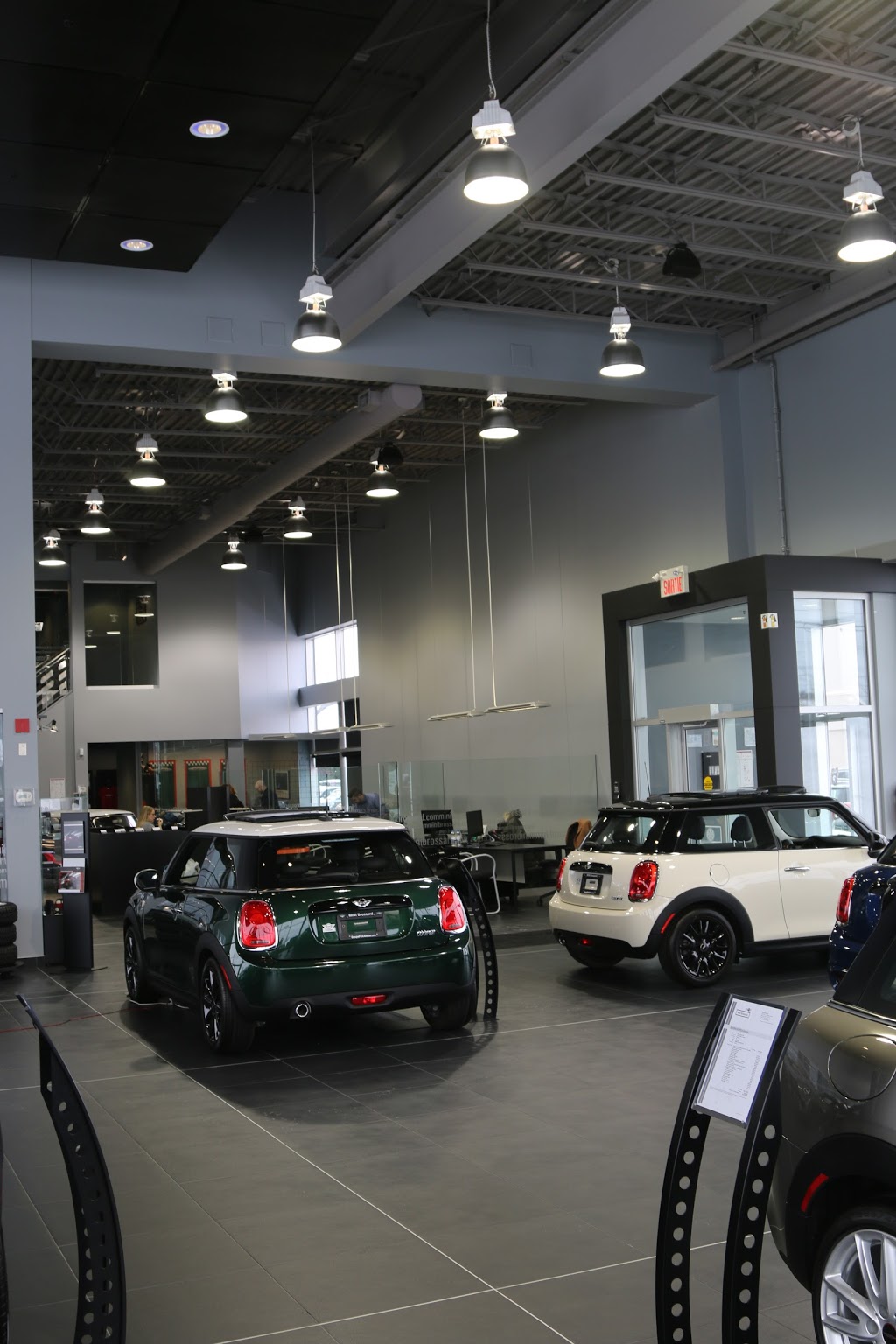 MINI Brossard - Groupe Park Avenue | 8755 Boulevard Taschereau, Brossard, QC J4Y 1A4, Canada | Phone: (450) 445-6464
