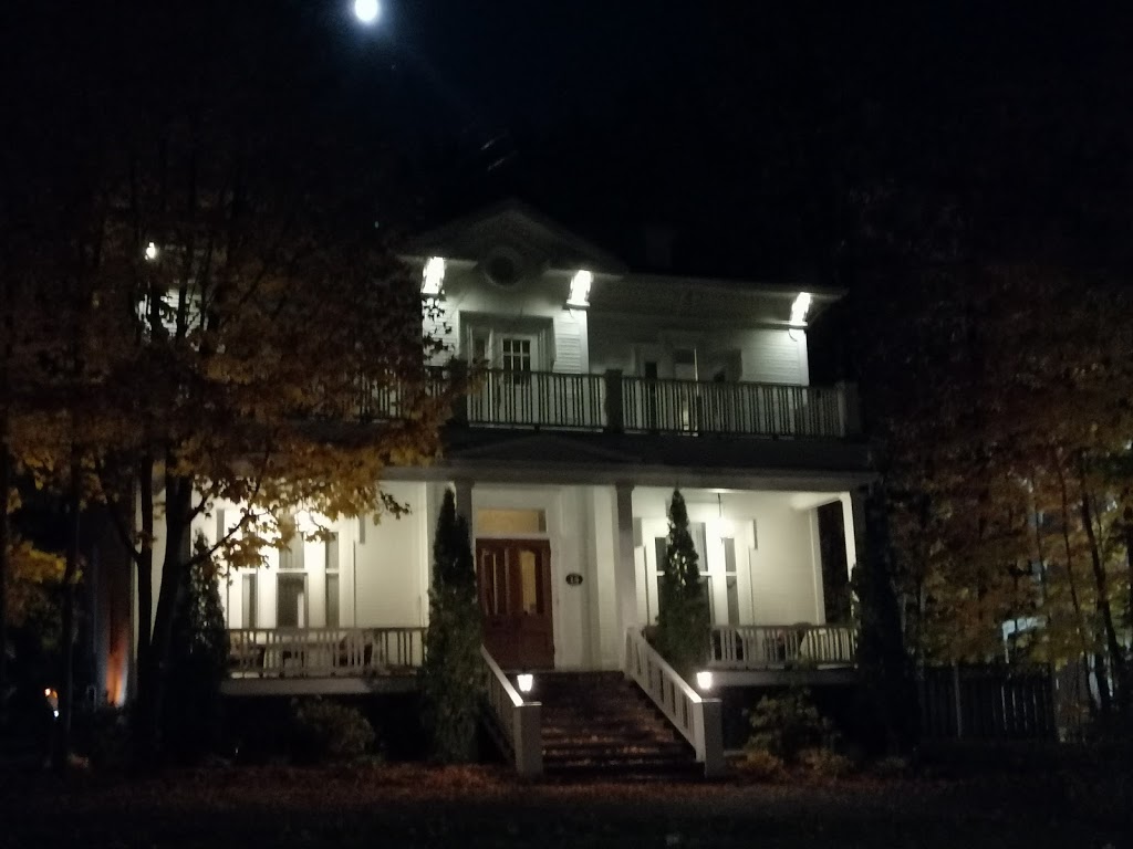 Auberge Au Fil Des Saisons | 14 Rue Laurier O, Victoriaville, QC G6P 6P3, Canada | Phone: (819) 357-7307
