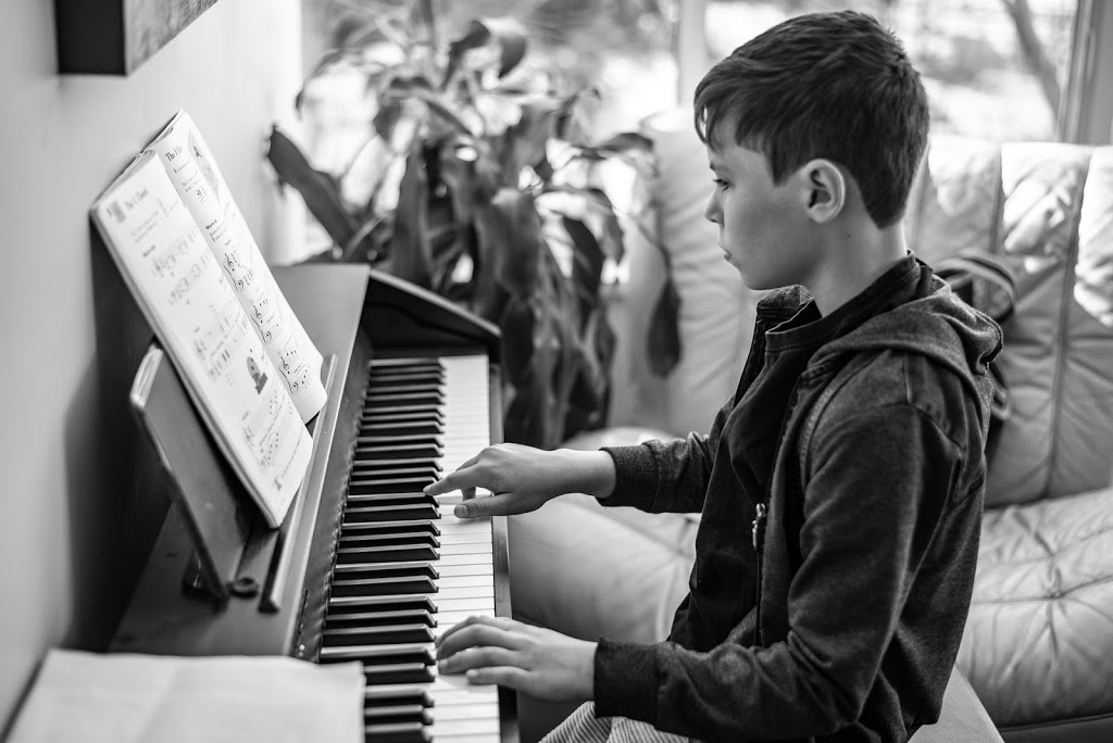 Silver Maple Piano Studio | 243 Glenn Hawthorne Blvd, Mississauga, ON L5R 2M5, Canada | Phone: (514) 241-3143