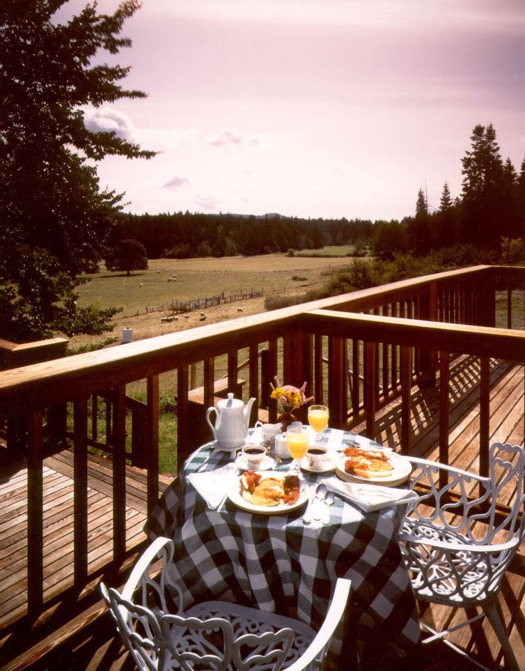 Turtleback Farm Inn | 1981 Crow Valley Rd, Eastsound, WA 98245, USA | Phone: (360) 376-4914