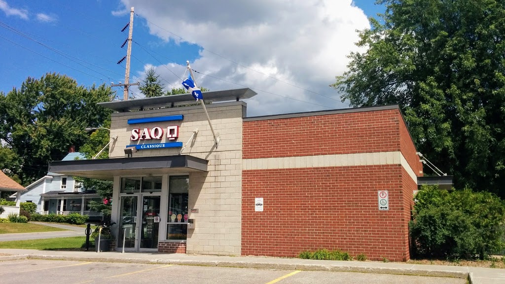 SAQ | 35 Rue Du Collége, Richmond, QC J0B 2H0, Canada | Phone: (819) 826-2500