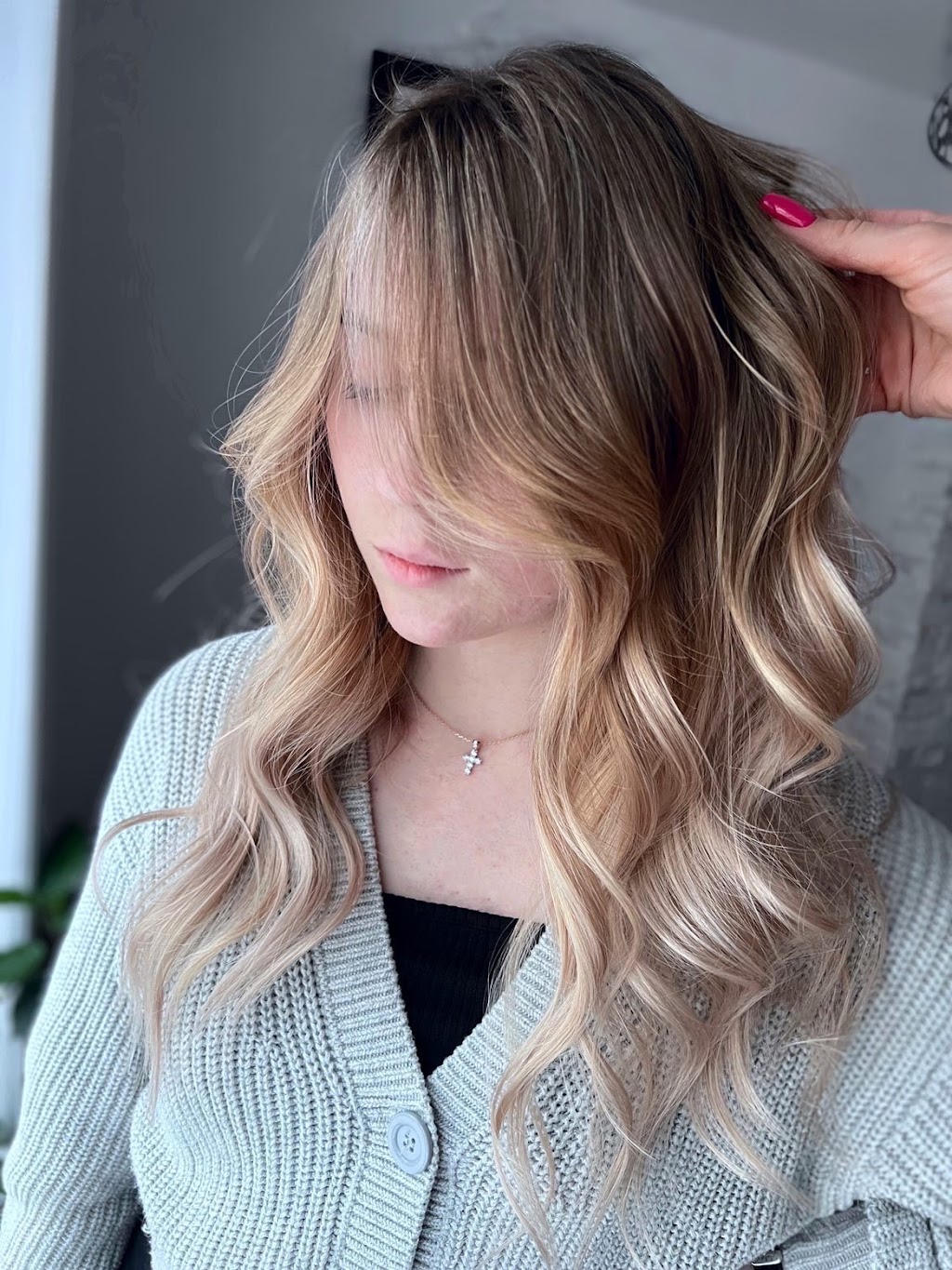 Rapuncel Hairstyle | 1050 Rue Crevier, Saint-Laurent, QC H4L 2W7, Canada | Phone: (514) 829-0496