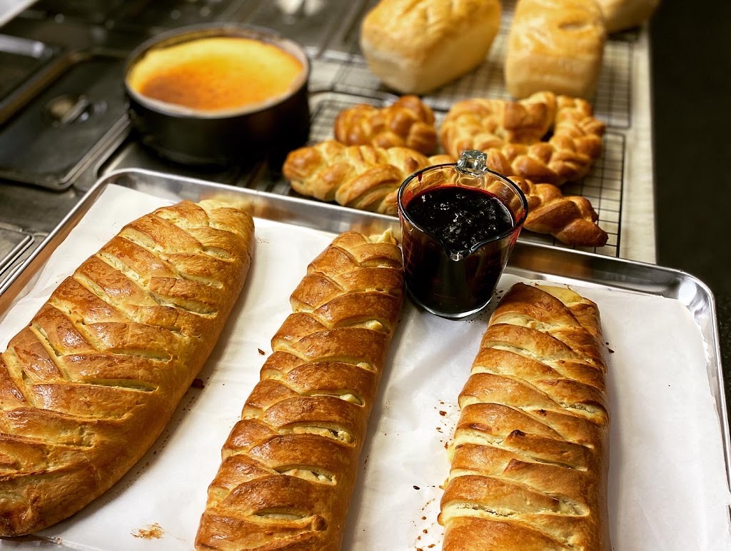The Cheese Pusherman Roadhouse | 2021 Pemberton Portage Rd, Mount Currie, BC V0N 2K0, Canada | Phone: (604) 894-0225