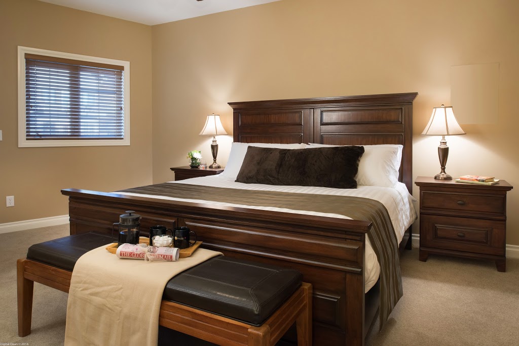 The Castle at Swan Lake Hotel | 7905 Greenhow Rd, Vernon, BC V1B 3S2, Canada | Phone: (778) 475-4232