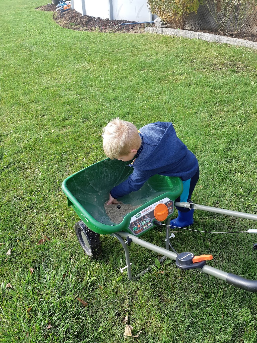 MAMA BEARS LAWN CARE | 4476 Willick Rd, Niagara Falls, ON L2G 0W4, Canada | Phone: (905) 351-2611