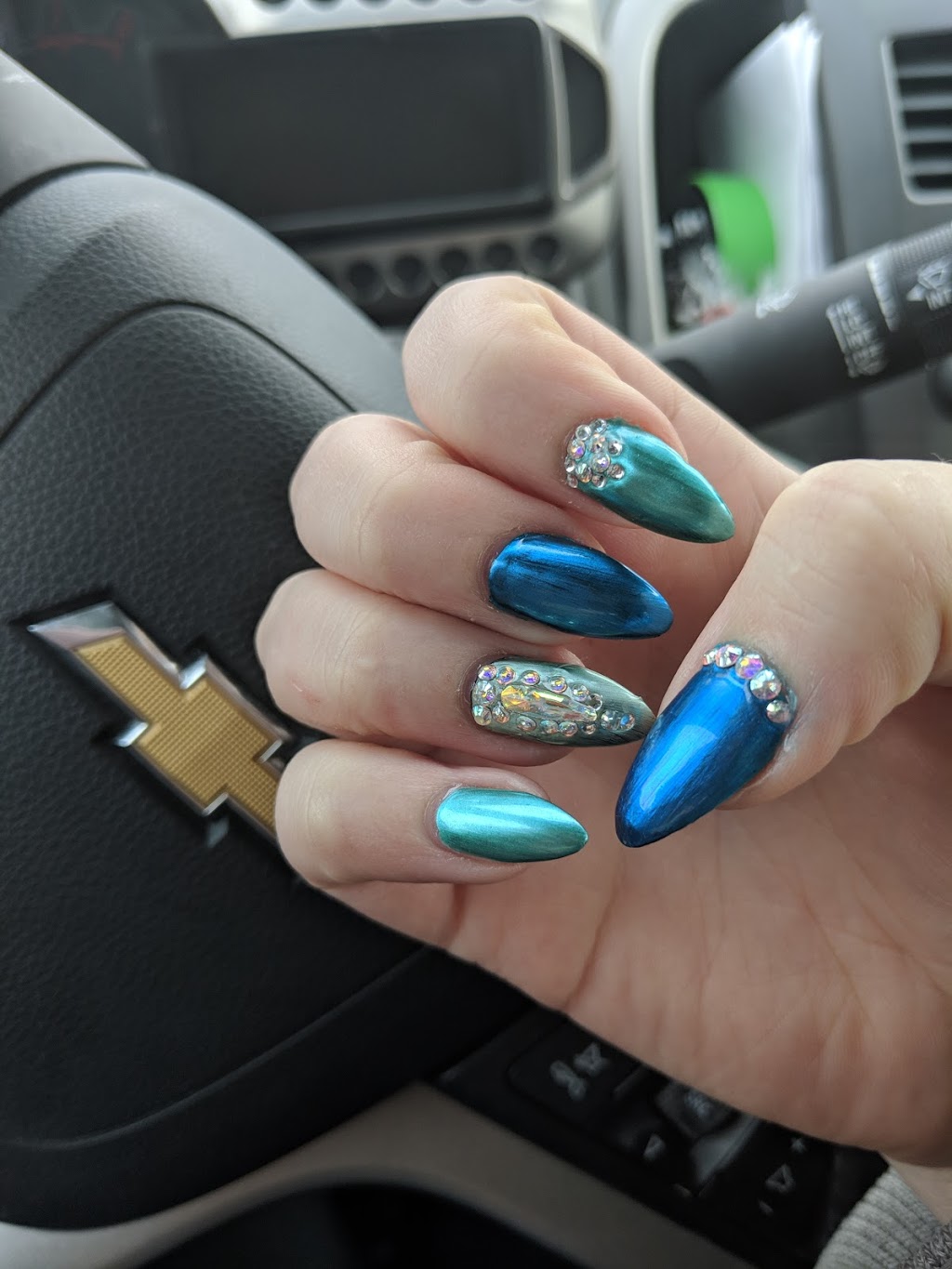 Fantasy Nails | 83 St Annes Rd, Winnipeg, MB R2M 2Y6, Canada | Phone: (204) 421-3631