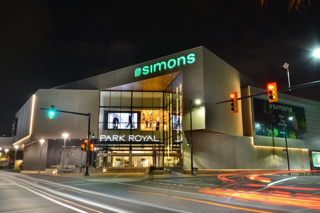La Maison Simons | clothing store | 1060 Park Royal S, West Vancouver, BC V7T 1A1, Canada | 6049251840 OR +1 604-925-1840