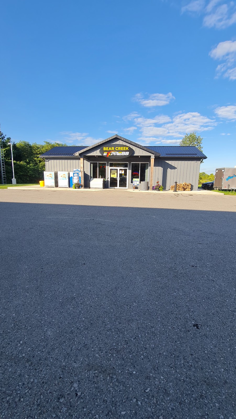 Bear Creek Express Gas | 583 Melbourne Rd, Melbourne, ON N0L 1T0, Canada | Phone: (519) 289-5900