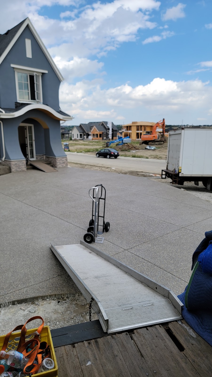 Absolute Moving and Delivery | 256 Mt Brewster Cir SE, Calgary, AB T2Z 3J2, Canada | Phone: (587) 888-7553