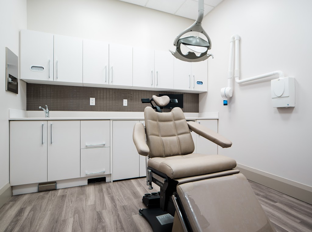 The Davis Clinic for Oral and Facial Surgery | 10 Disera Dr #210, Thornhill, ON L4J 0A7, Canada | Phone: (905) 881-2171