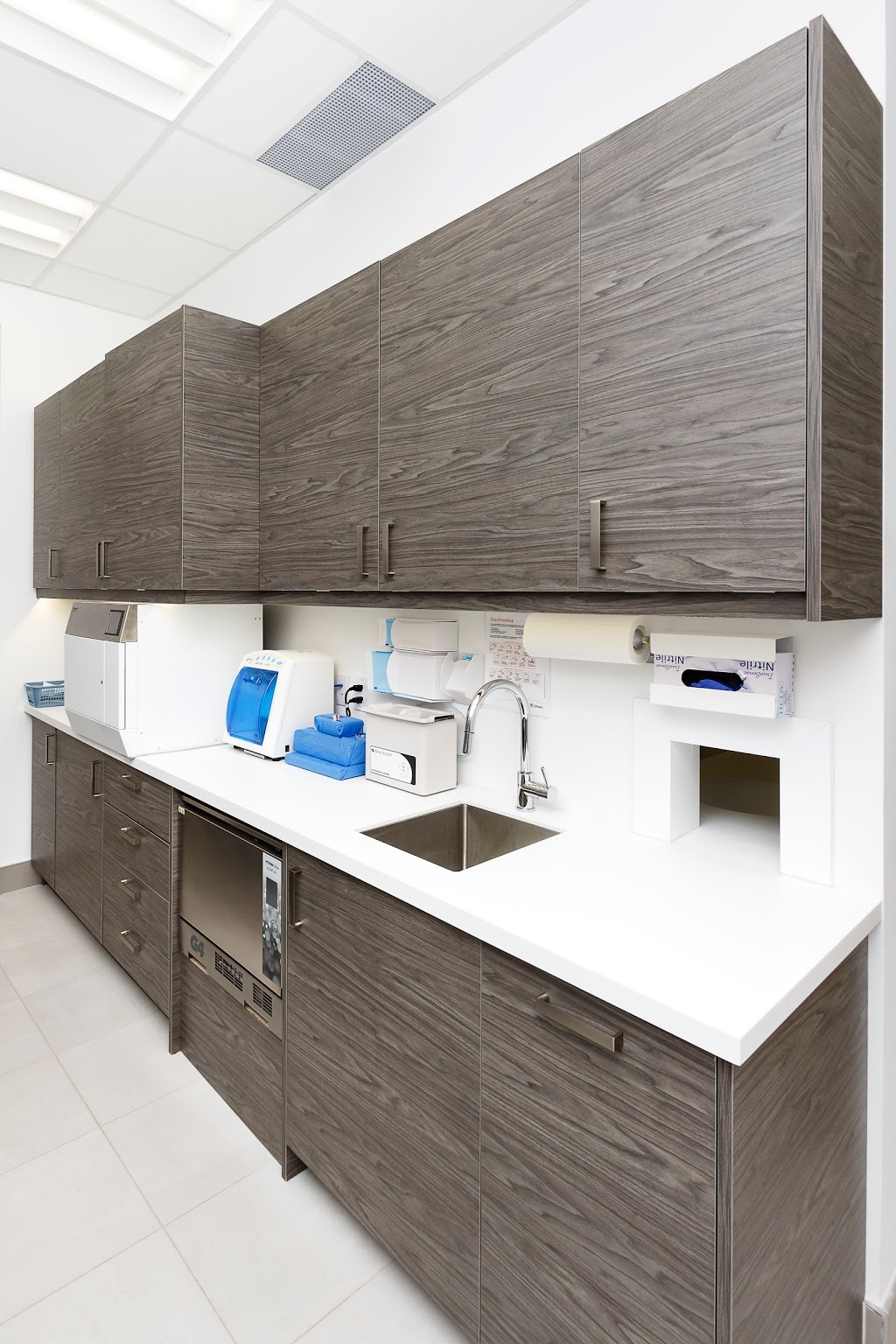 DH Smile Center Dentistry | 7900 Bathurst St #8, Thornhill, ON L4J 0J9, Canada | Phone: (905) 709-3177