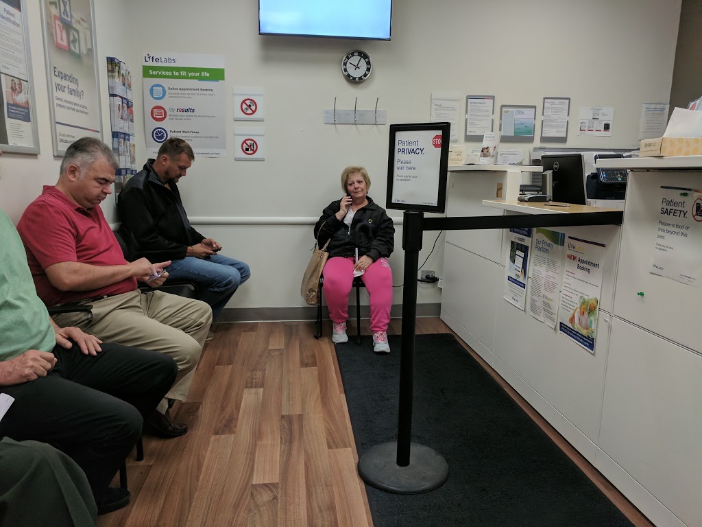 LifeLabs 2114430 Bathurst St, North York, ON M3H 3S3, Canada