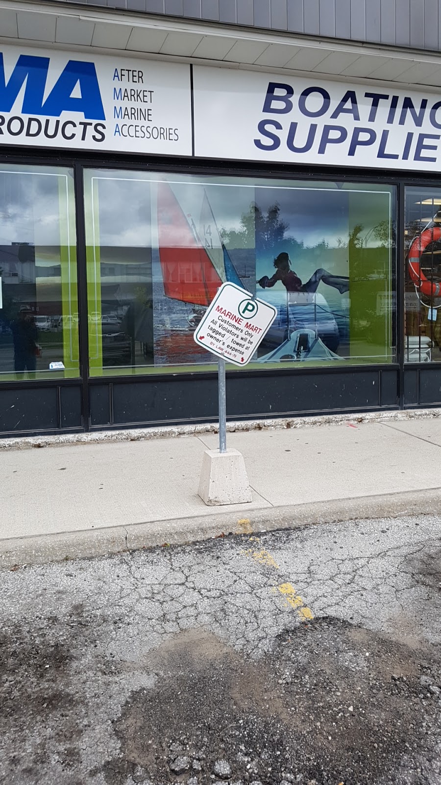 Marine Mart | 1590 Dundas St E, Mississauga, ON L4X 2Z2, Canada | Phone: (905) 232-3040