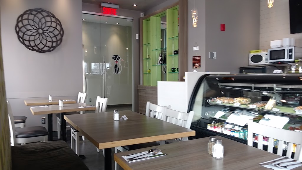 Bistro Putchie | bureau 100, 2255 Boulevard Fernand-Lafontaine, Longueuil, QC J4G 2R8, Canada | Phone: (450) 396-6359