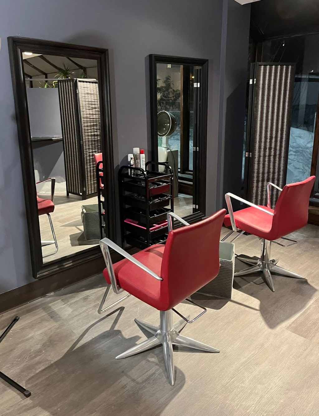 Chez Julia Beauté | 1631 Rue de Salaberry Suite # 103, Montreal, QC H3M 1K3, Canada | Phone: (438) 988-5000