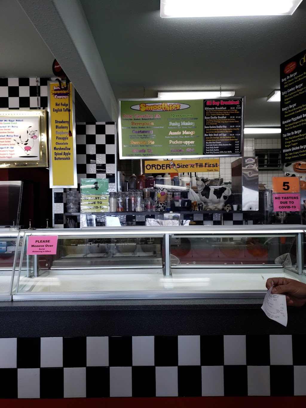 The Big Moo Ice Cream Parlor | 4603 Lakeshore Dr, Sylvan Lake, AB T4S 1C3, Canada | Phone: (403) 887-5533