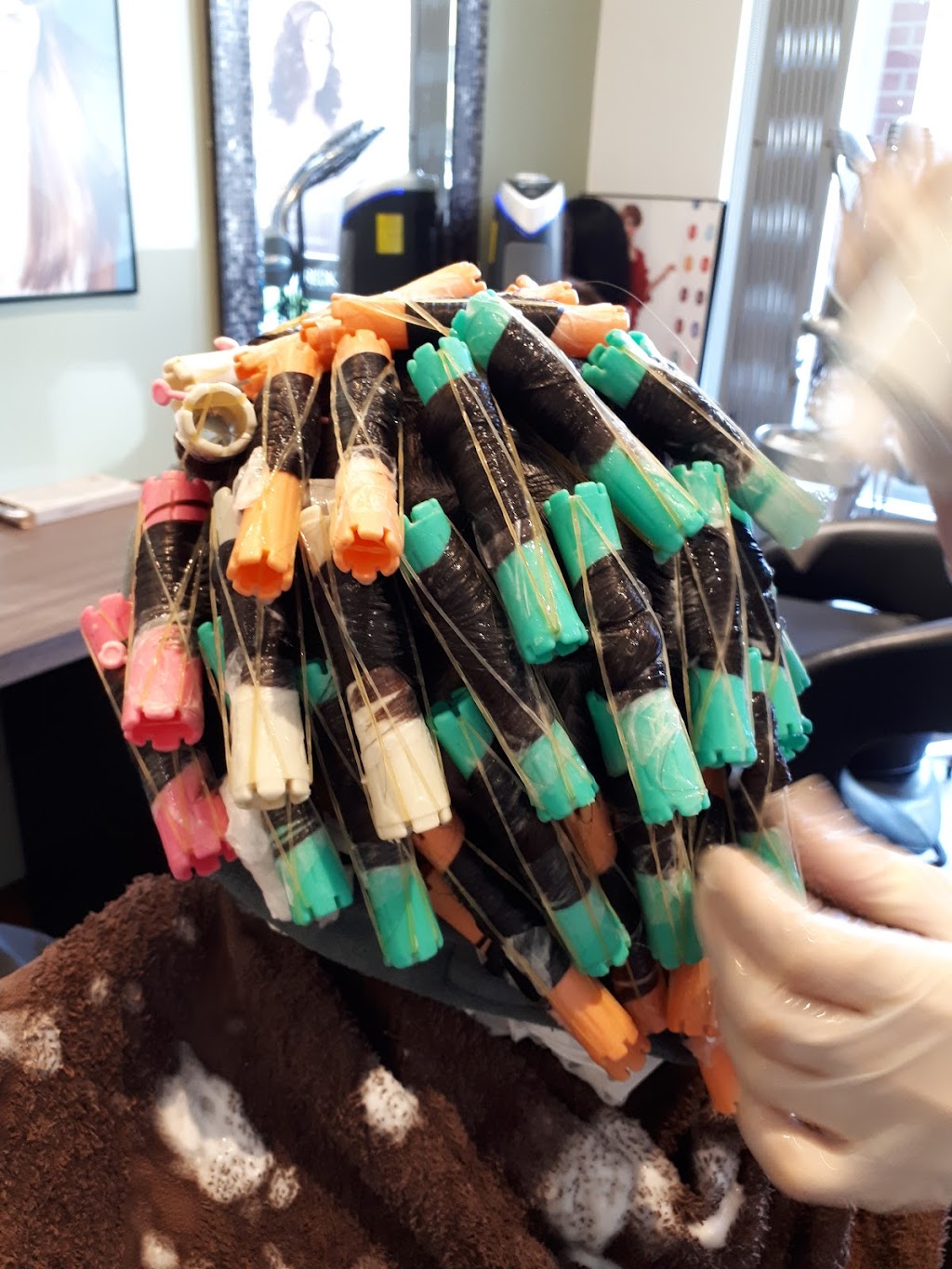 Julias Hair Salon | 102-1975 McCallum Rd, Abbotsford, BC V2S 3N3, Canada | Phone: (604) 758-5700