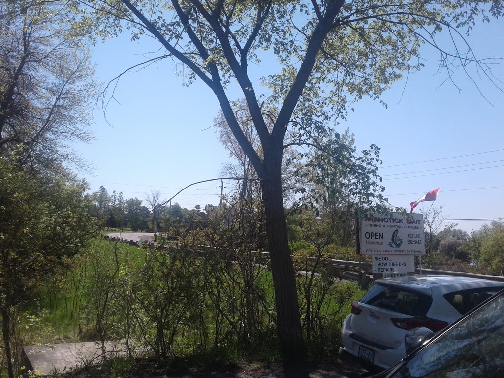 Manotick Bait-Fishing & Hunting | 1019 River Rd, Manotick, ON K4M 1B4, Canada | Phone: (613) 692-5463