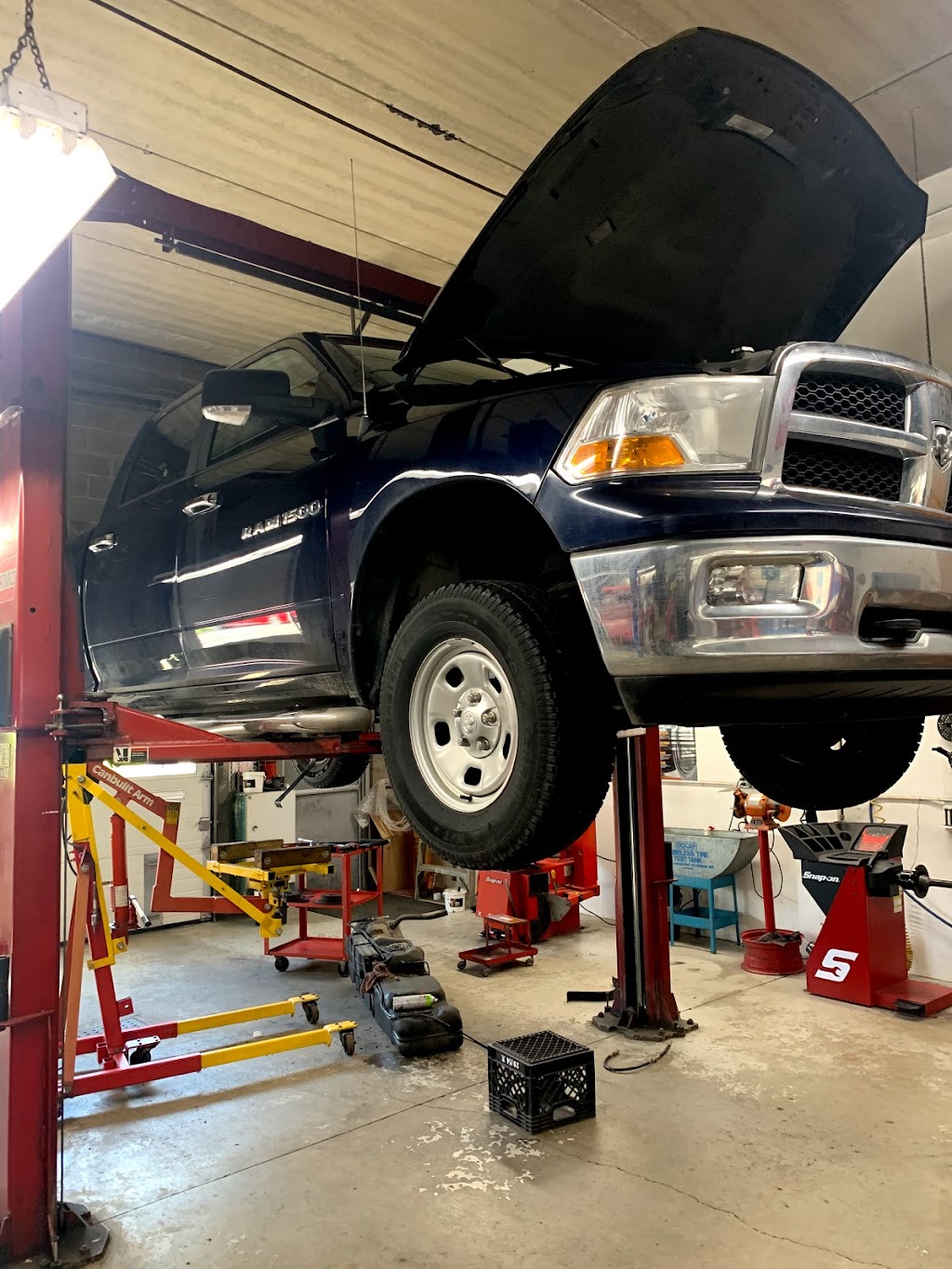 Hamami Automotive | 2500 Industrial St, Burlington, ON L7P 1A5, Canada | Phone: (905) 336-2400